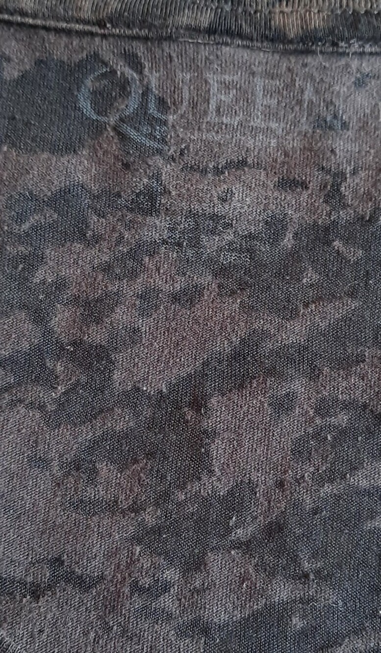 Queen Tee In Good Condition - Picture 5 of 5